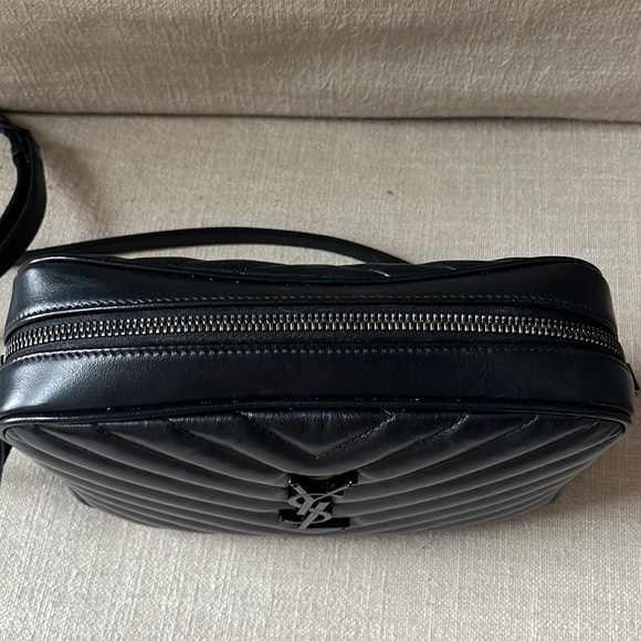 Saint Laurent YSL Lou Matelassé Calfskin Leather Camera Bag in Nero - Picture 13 of 15